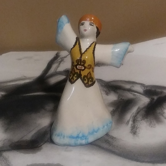 Russian Women Figurines - Picture 2 of 5